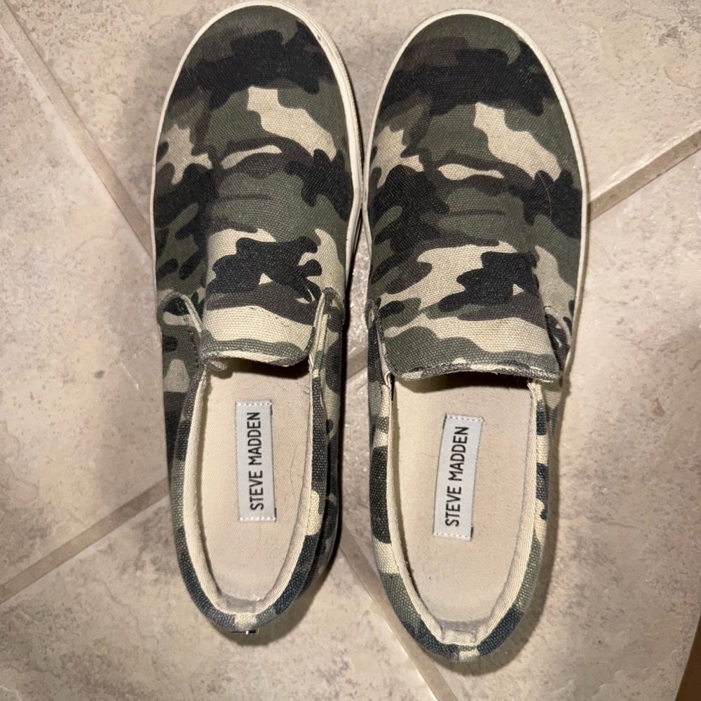 Steve Madden camo loafers